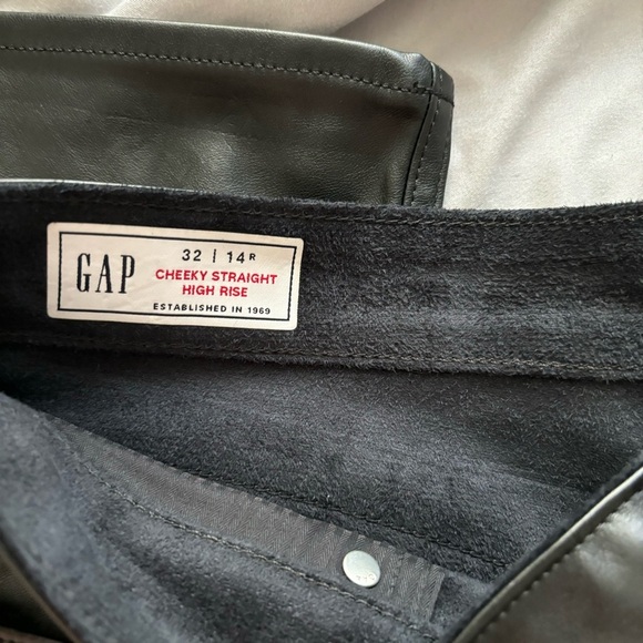 GAP Cheeky Straight High Rise - Picture 3 of 4